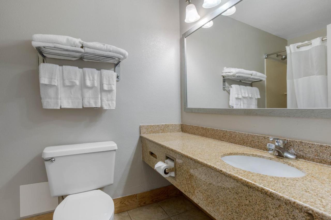 King Room with Sofa Bed and Dune View - Non-Smoking at Quality Inn Carolina Oceanfront