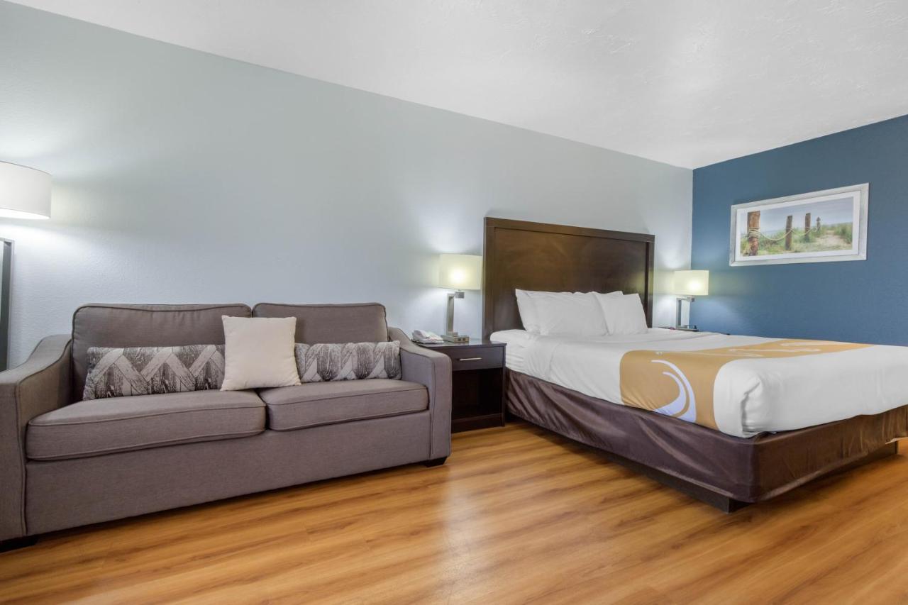 King Room with Sofa Bed and Dune View - Non-Smoking at Quality Inn Carolina Oceanfront