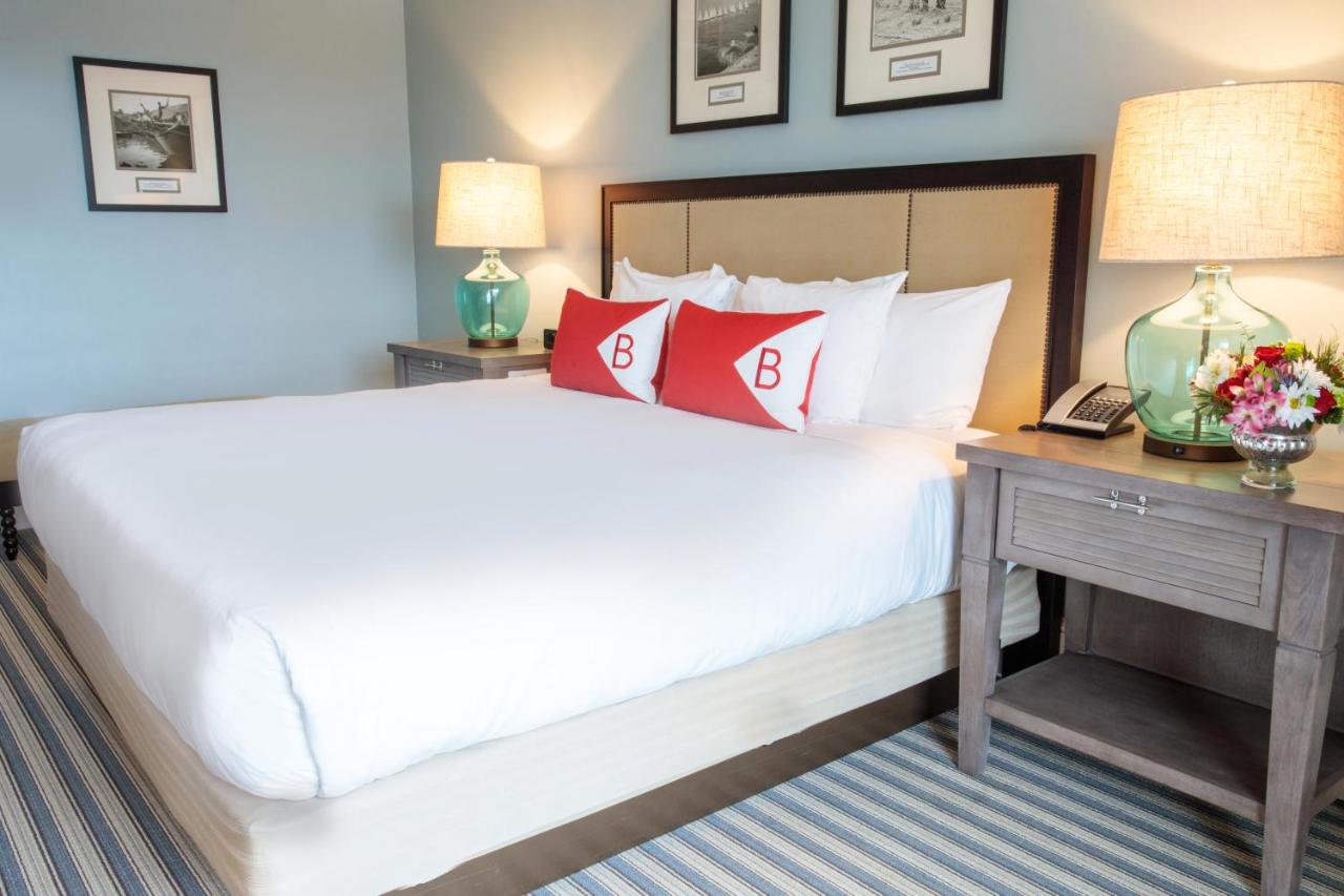 King Room with Balcony at Beauport Hotel Gloucester