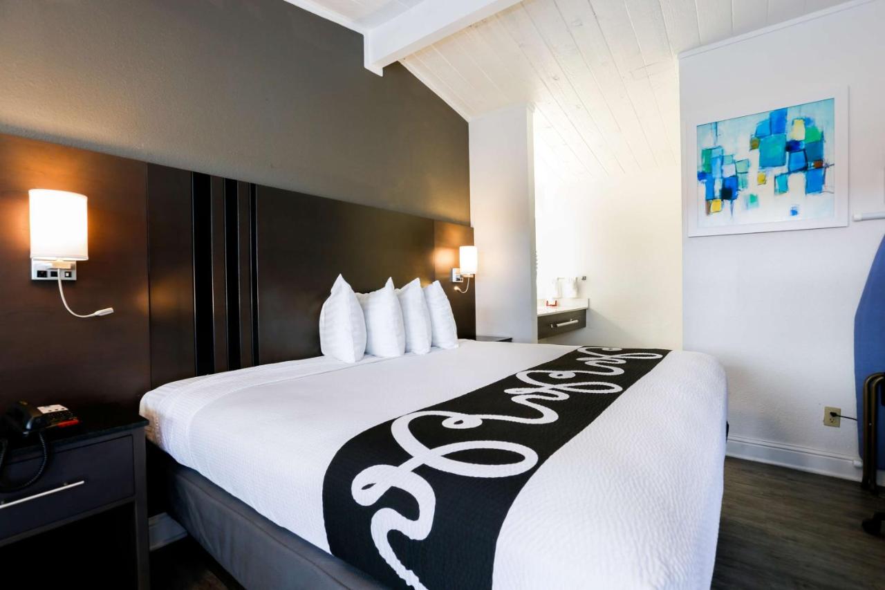 King Room - Non-Smoking at SureStay Hotel by Best Western Seaside Monterey