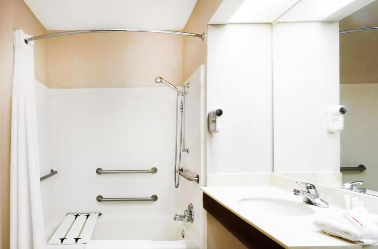 King Room - Mobility Access/Non-Smoking at Baymont by Wyndham Tullahoma