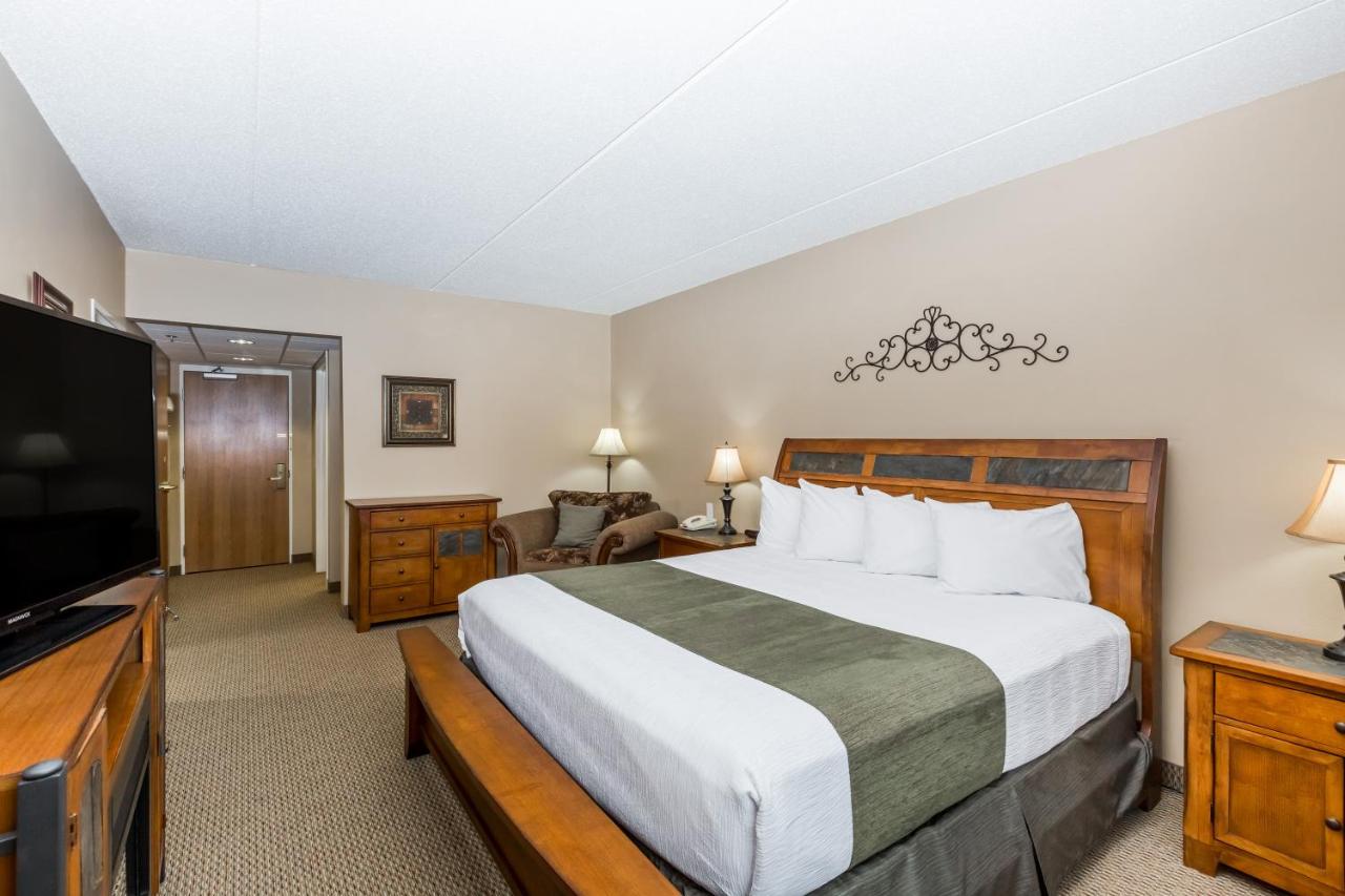 King Suite - Non-Smoking at Travelodge Inn & Suites by Wyndham Deadwood