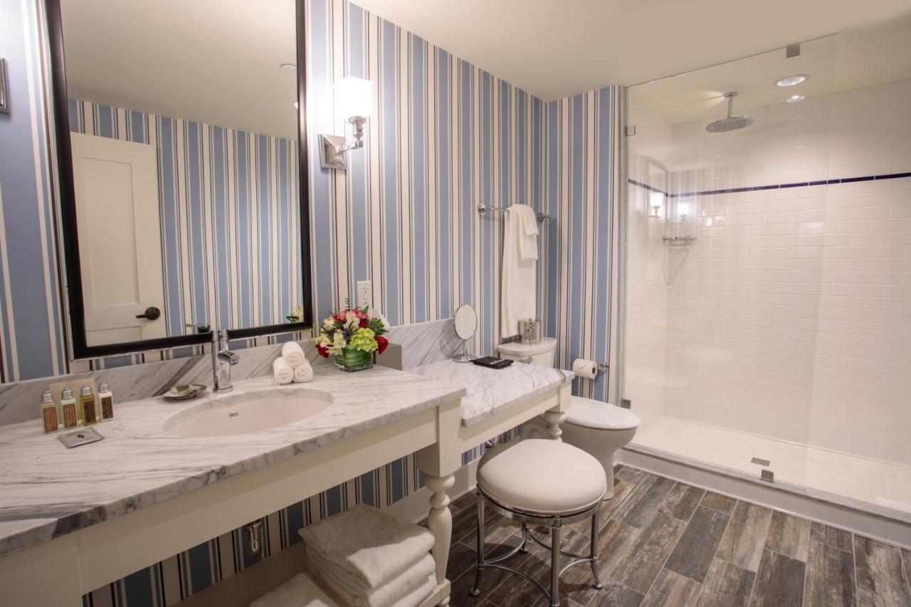 Select City View King Suite at Beauport Hotel Gloucester