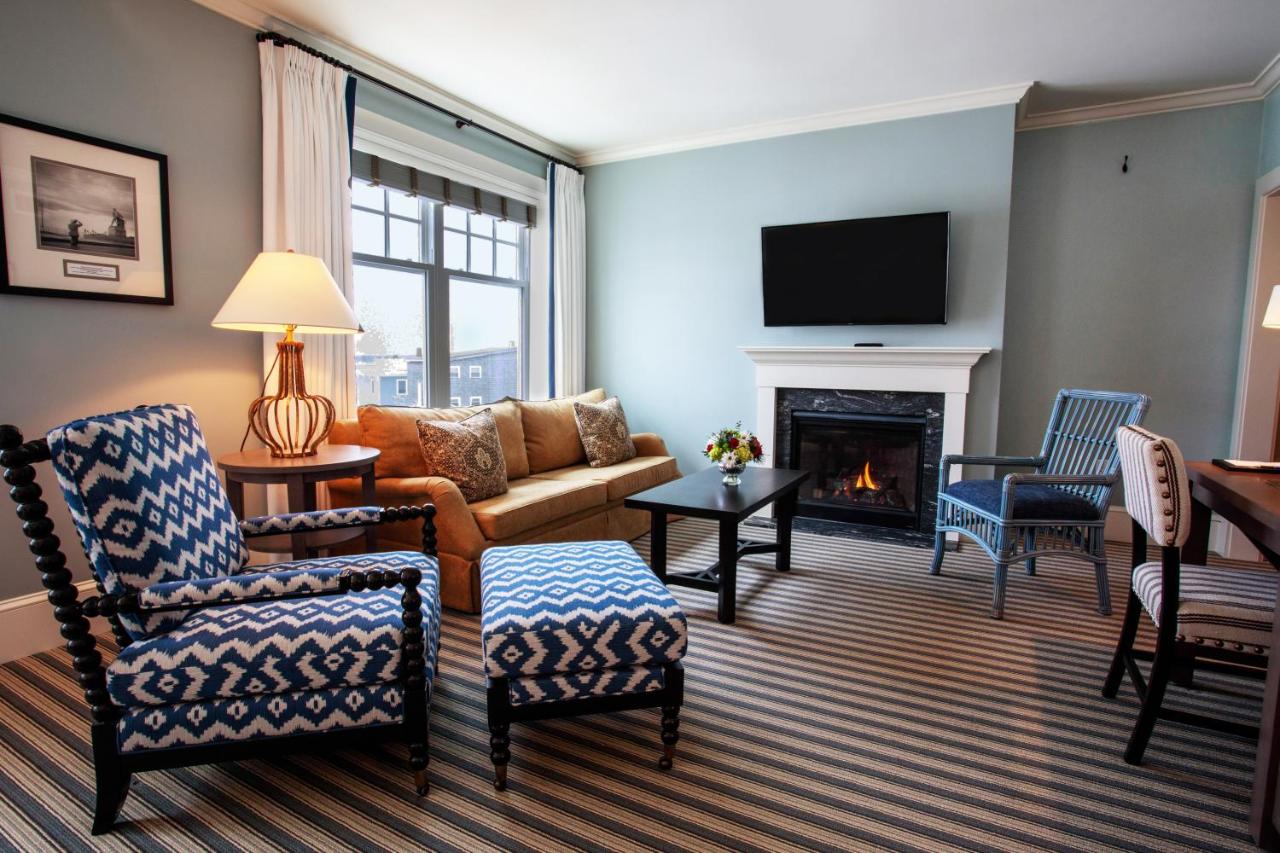 Select City View King Suite at Beauport Hotel Gloucester