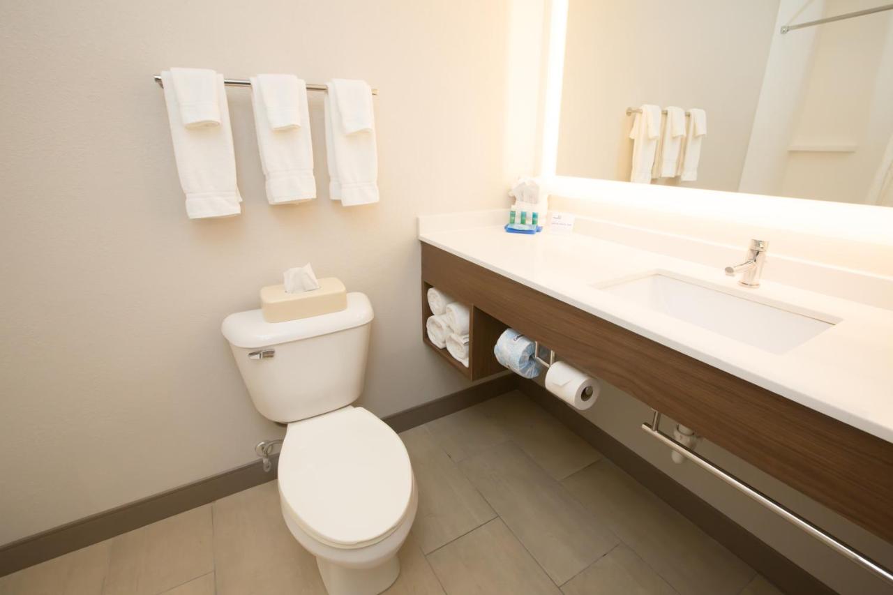 King Room at Holiday Inn Express Hotel & Suites Madison by IHG