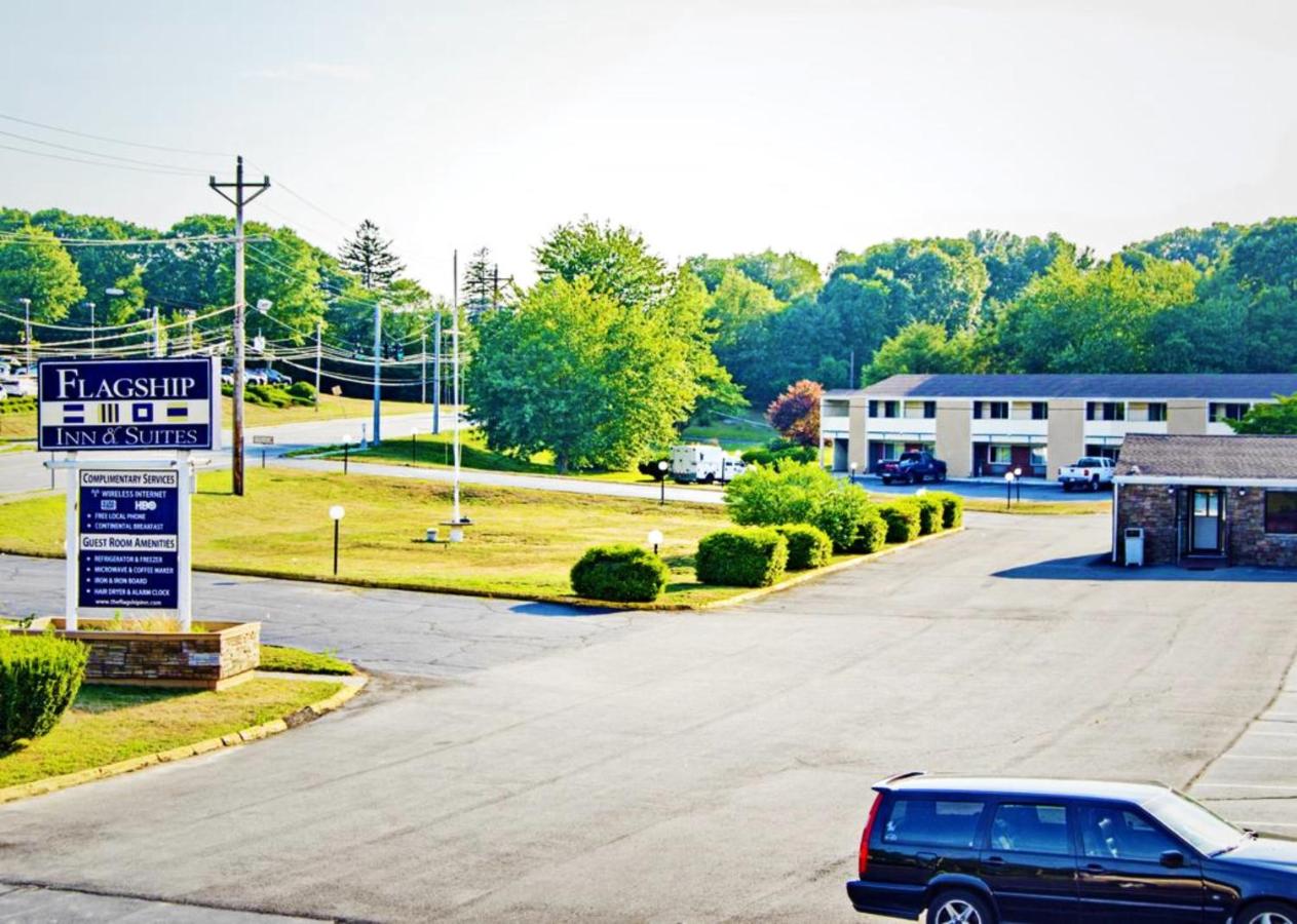 | Flagship Inn & Suites