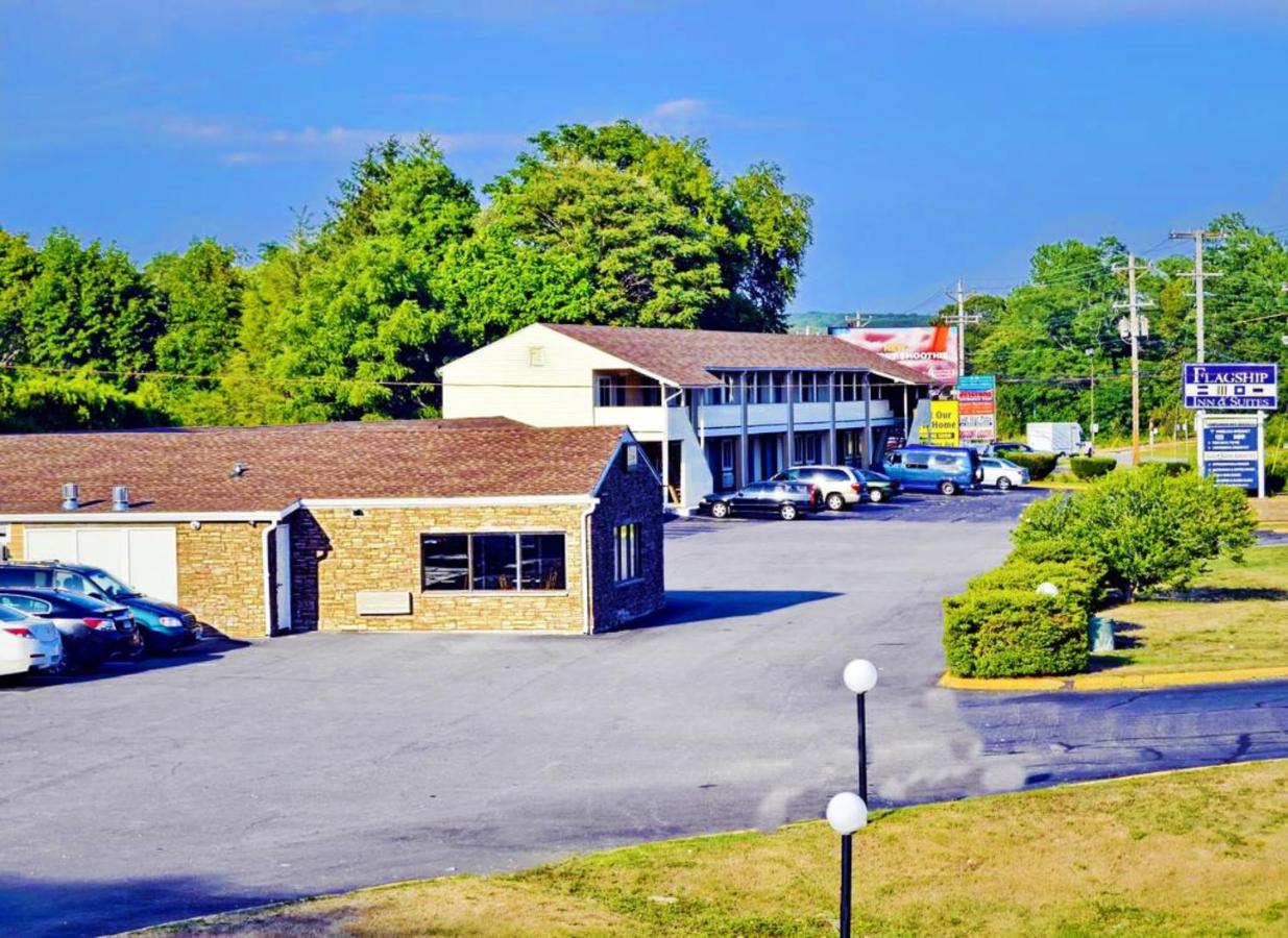 | Flagship Inn & Suites