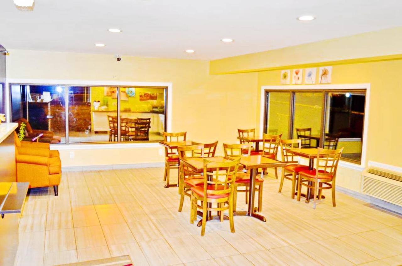 | Flagship Inn & Suites