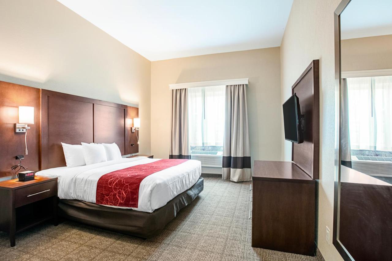 | Comfort Suites Fishkill near Interstate 84