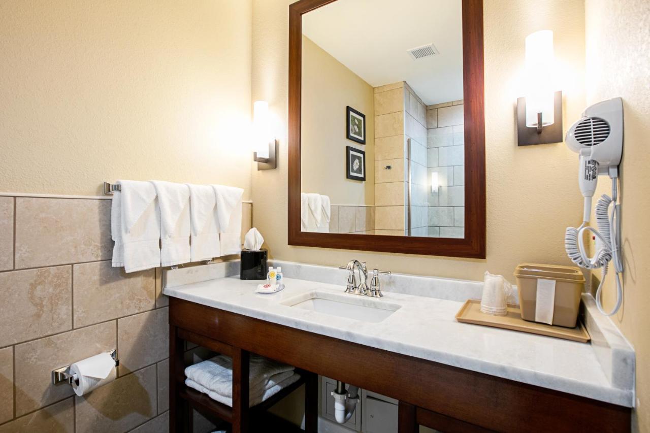  | Comfort Suites Fishkill near Interstate 84