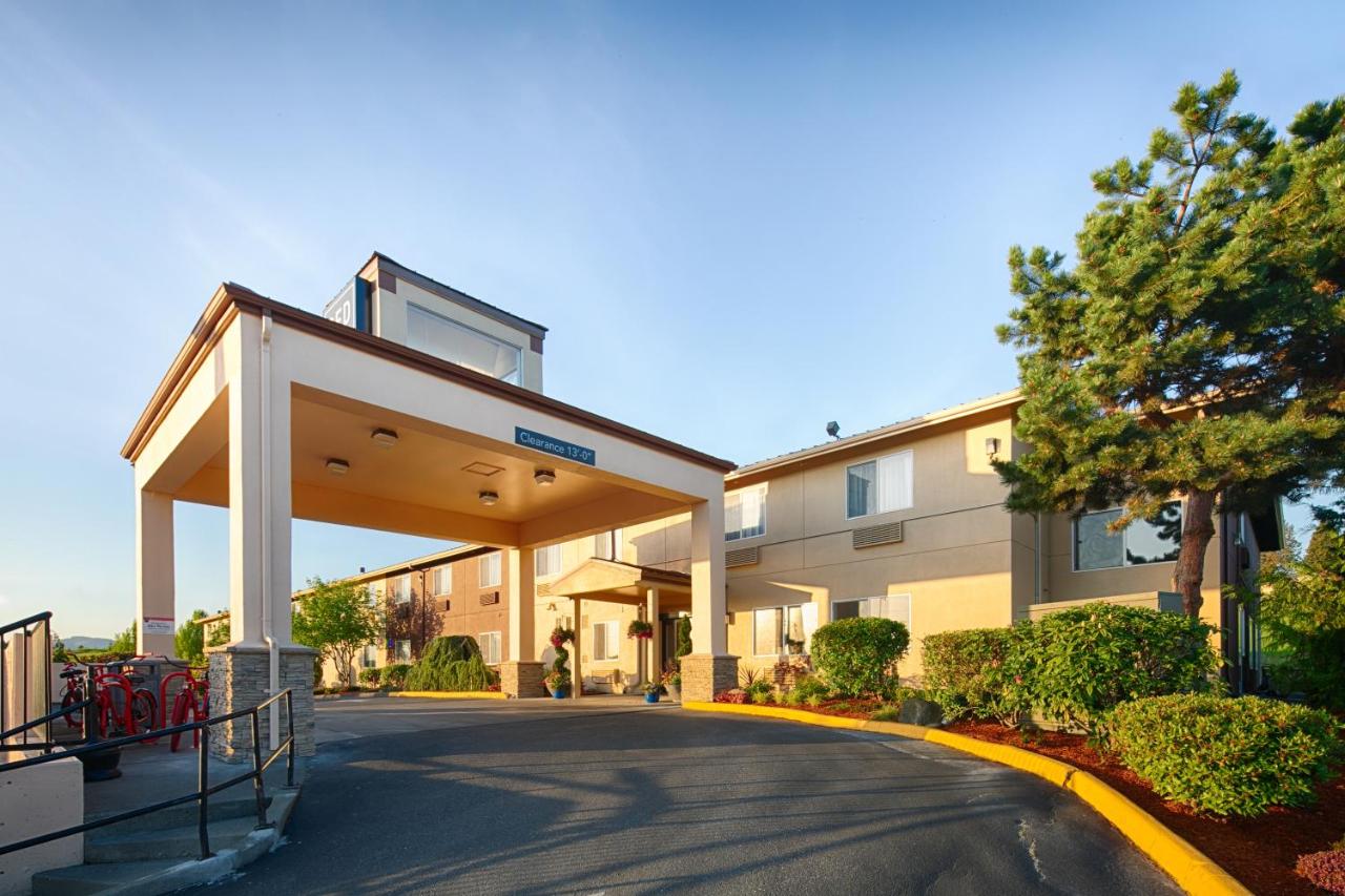 | Red Lion Inn & Suites at Olympic National Park
