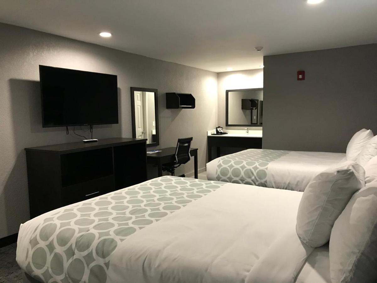 Queen Room with Two Queen Beds - Non-Smoking/Exterior Corridors at Rodeway Inn Calhoun South