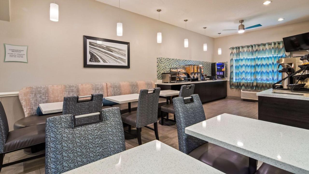 | Best Western Mayport Inn & Suites