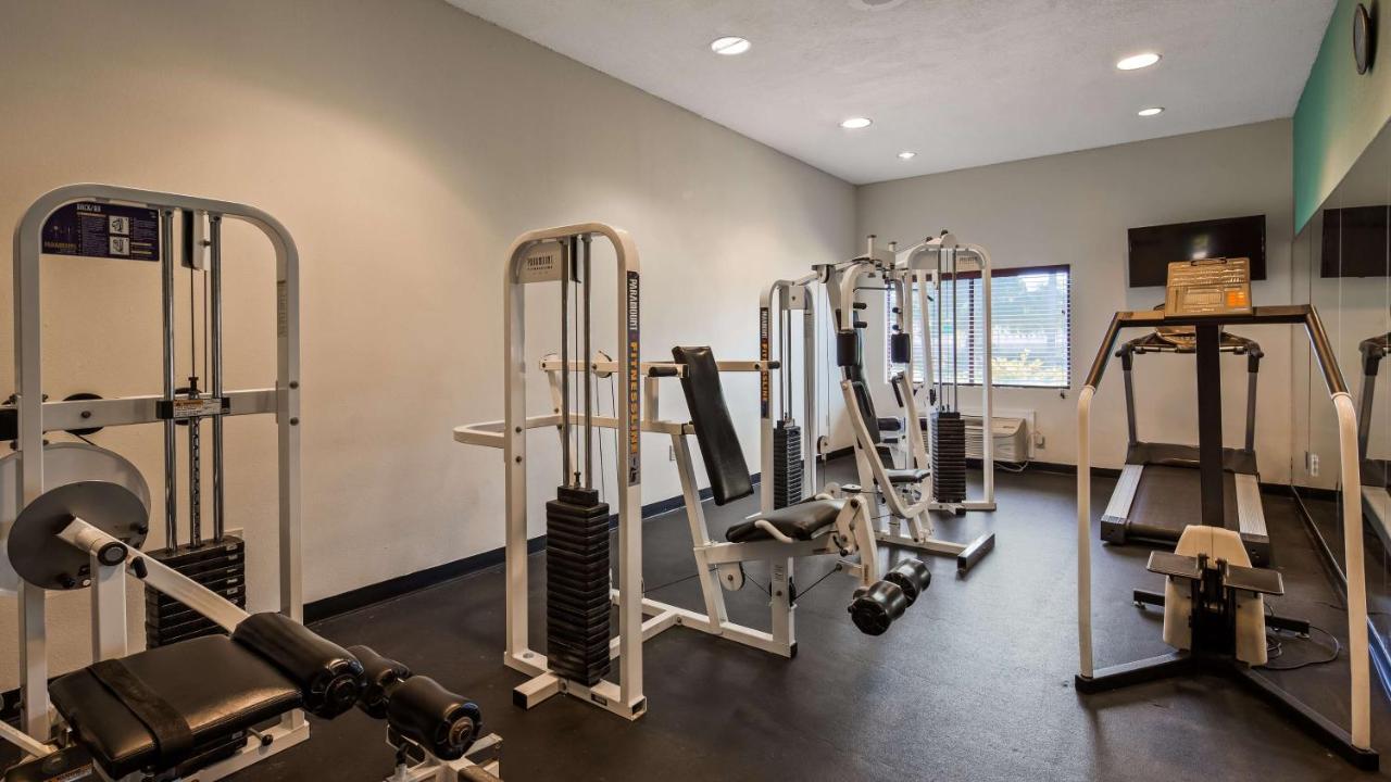 | Best Western Mayport Inn & Suites