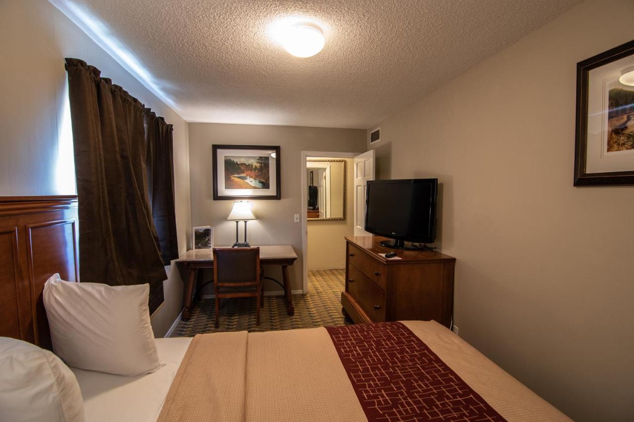 | The Crow Peak Lodge