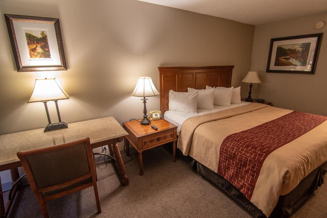 | The Crow Peak Lodge