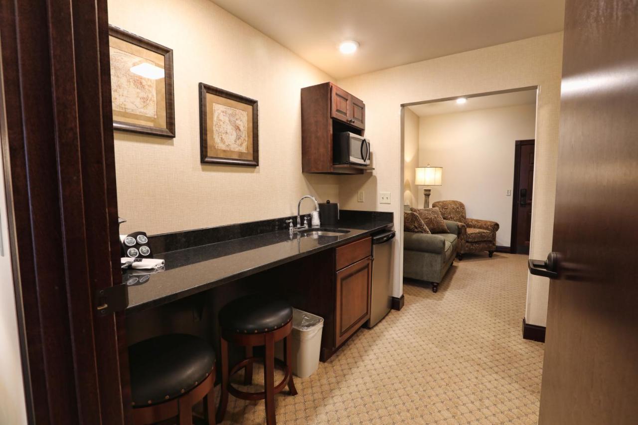 | Arrow Hotel