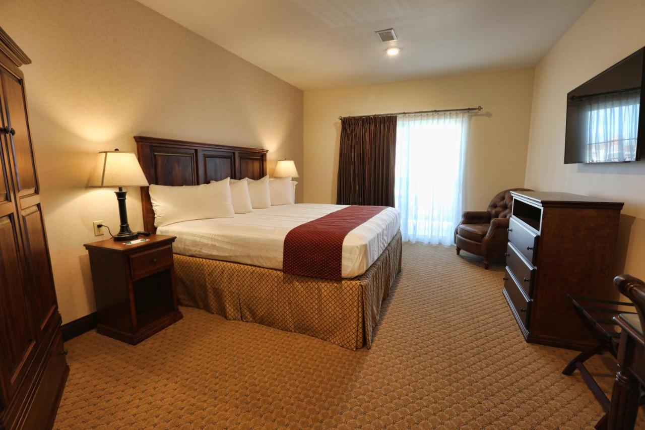 | Arrow Hotel