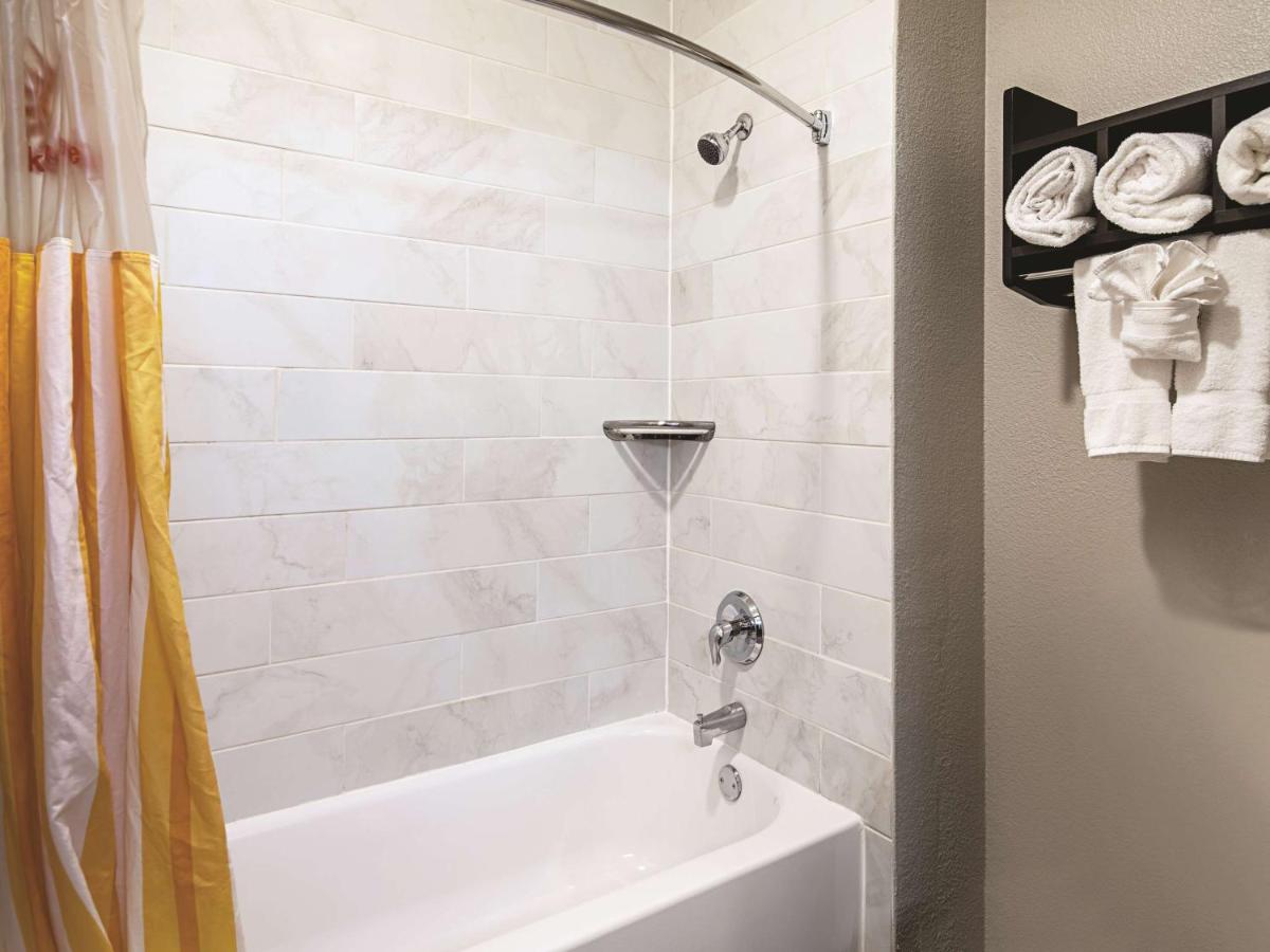 Deluxe King Room at La Quinta Inn by Wyndham Livermore