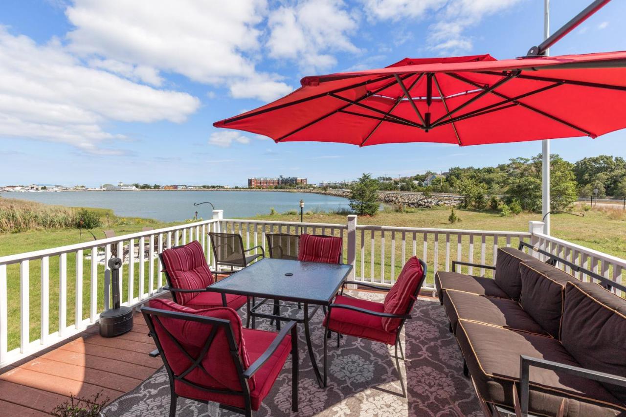 | The Beacon Waterfront Inn