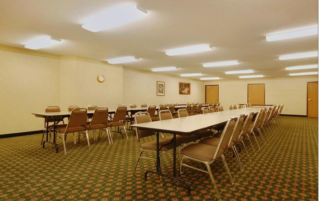 | Syracuse Inn and Suites