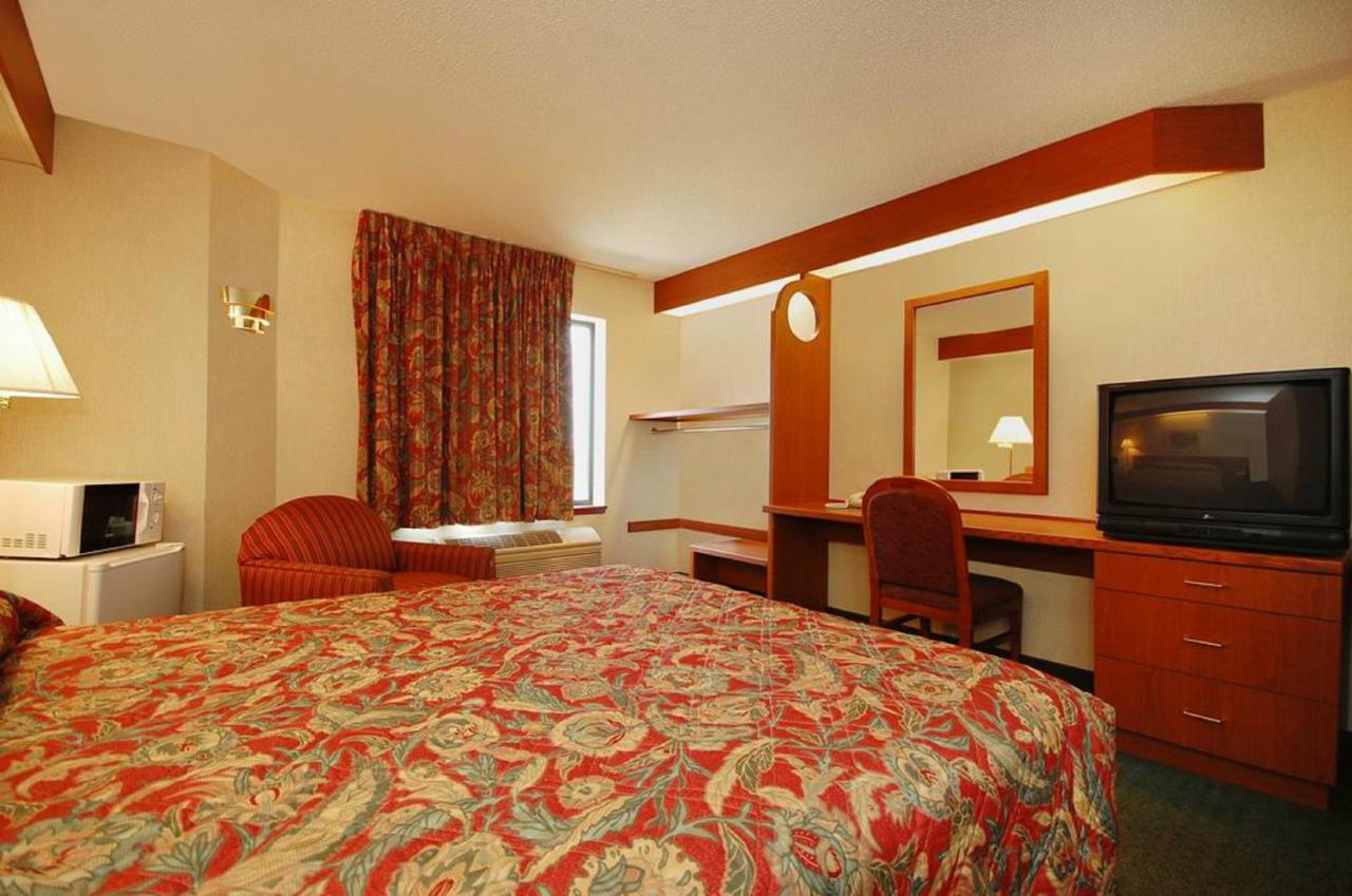 | Syracuse Inn and Suites
