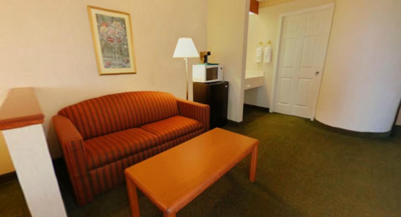 | Syracuse Inn and Suites