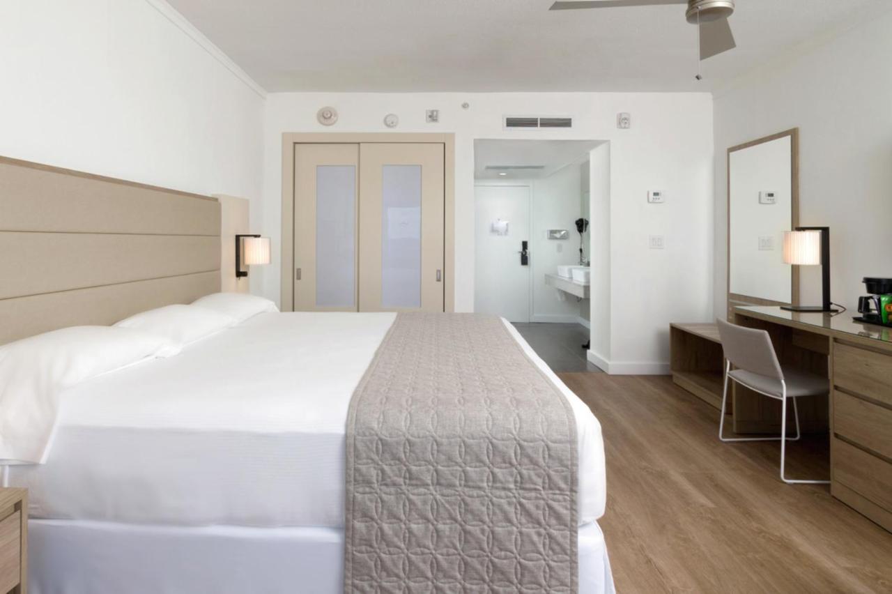 | Riu Plaza Miami Beach