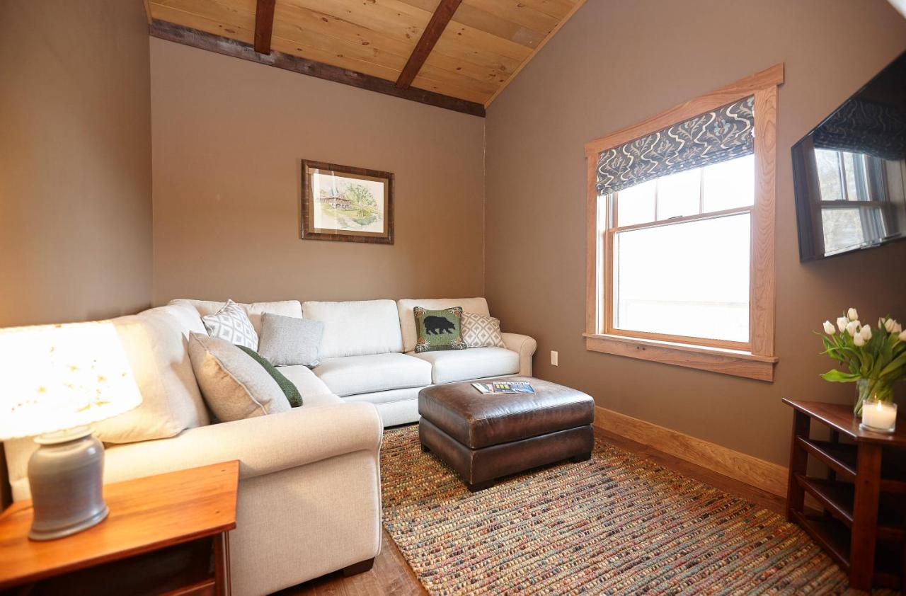 | Seesaw's Lodge