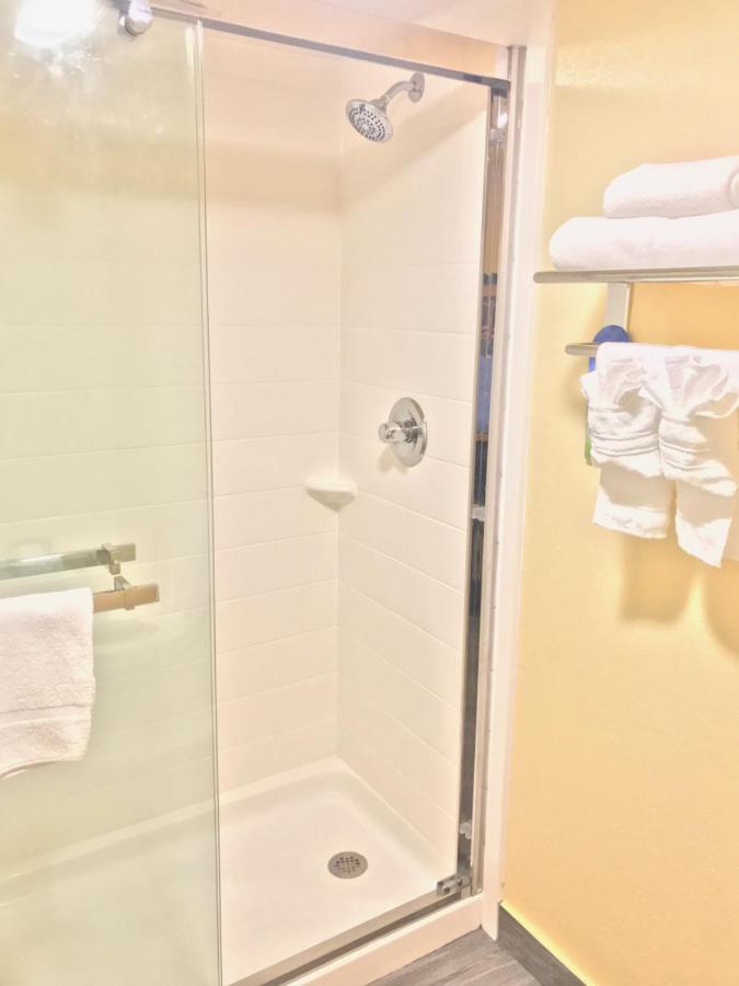 NQQ1 Queen Room with Two Queen Beds - Non-Smoking at Days Inn by Wyndham San Antonio Airport