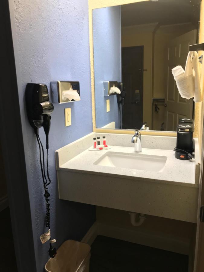 King Room with Roll-In Shower - Mobility/Hearing Accessible - Non-Smoking at Days Inn by Wyndham San Antonio Airport