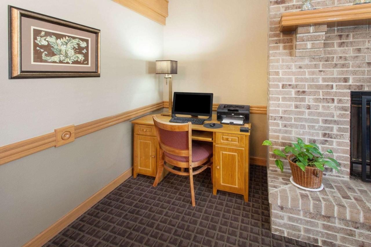  | AmericInn by Wyndham Grundy Center