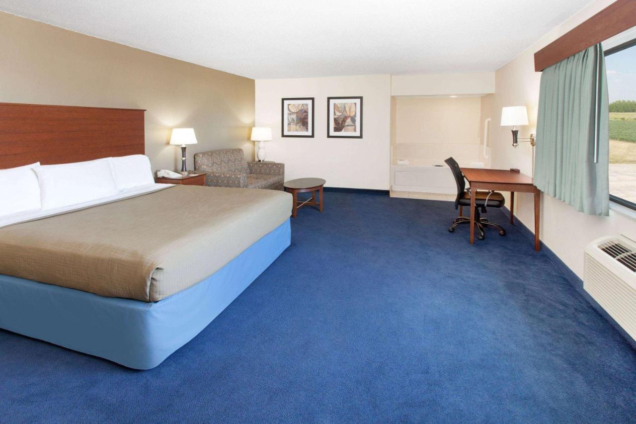 Studio King Suite, Non-Smoking at AmericInn by Wyndham Webster City