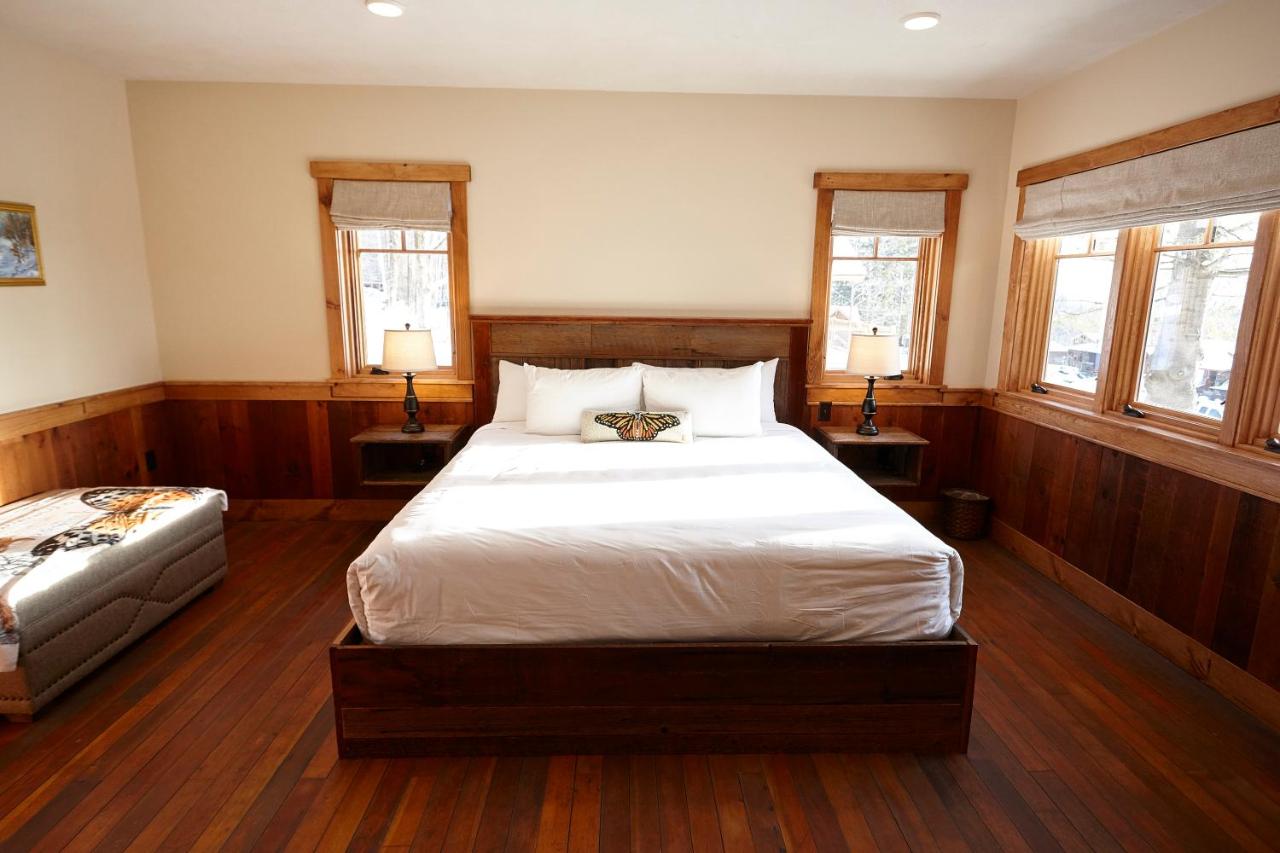 | Seesaw's Lodge