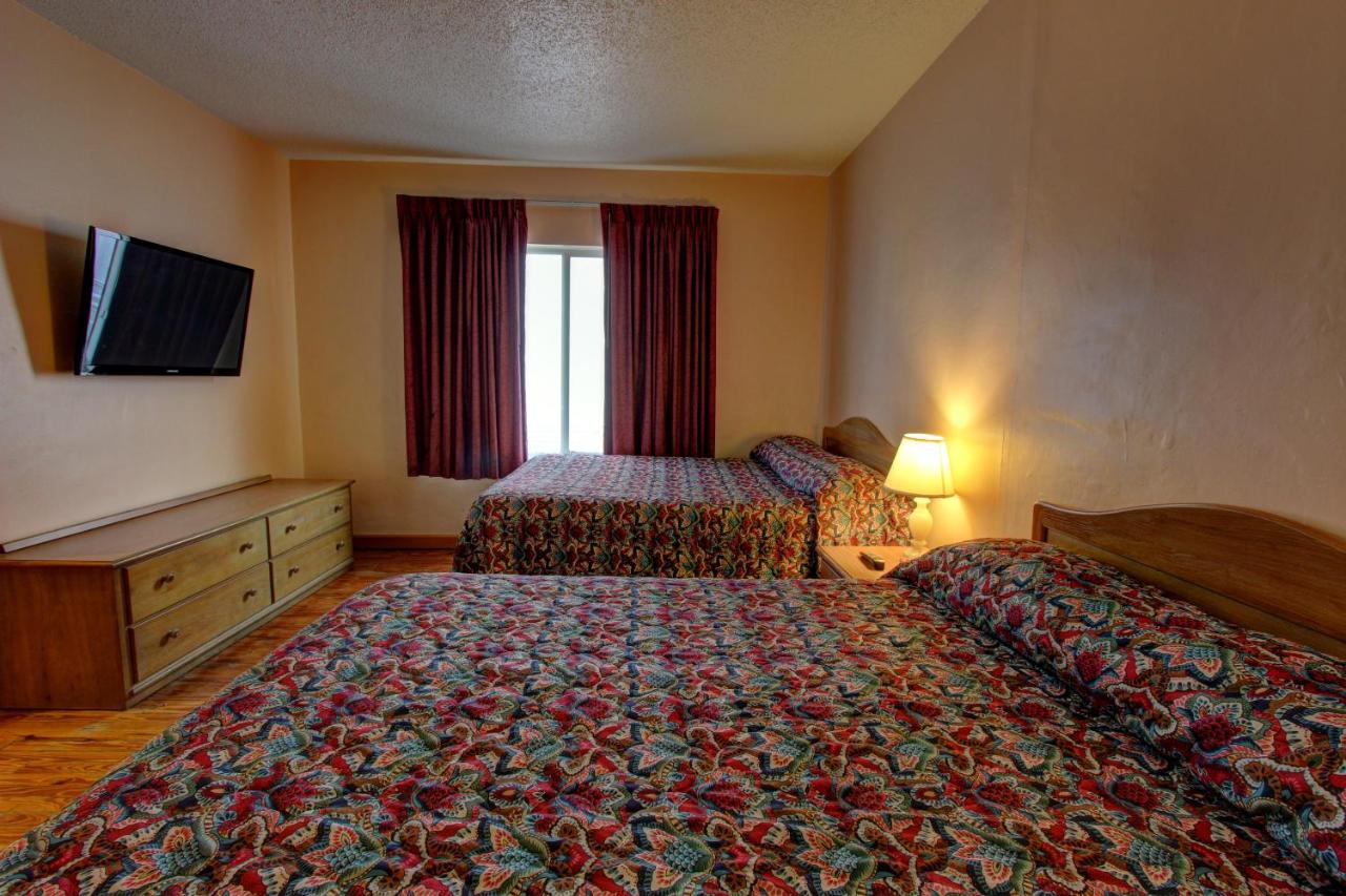 Standard Double Room at Geneva Hotel