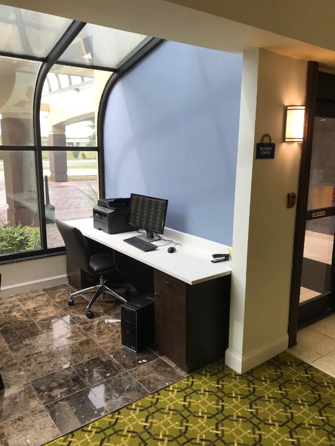  | Days Inn & Suites by Wyndham Rochester Hills MI
