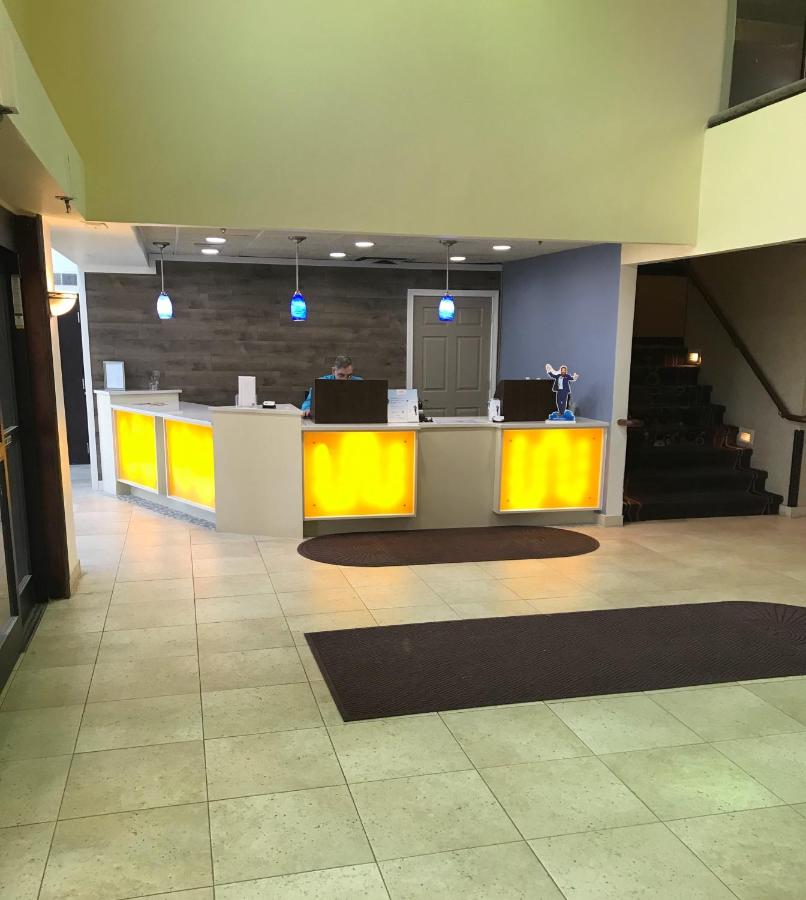  | Days Inn & Suites by Wyndham Rochester Hills MI