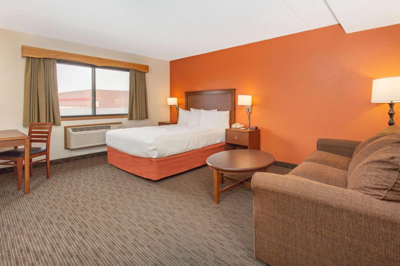 | AmericInn by Wyndham Calumet