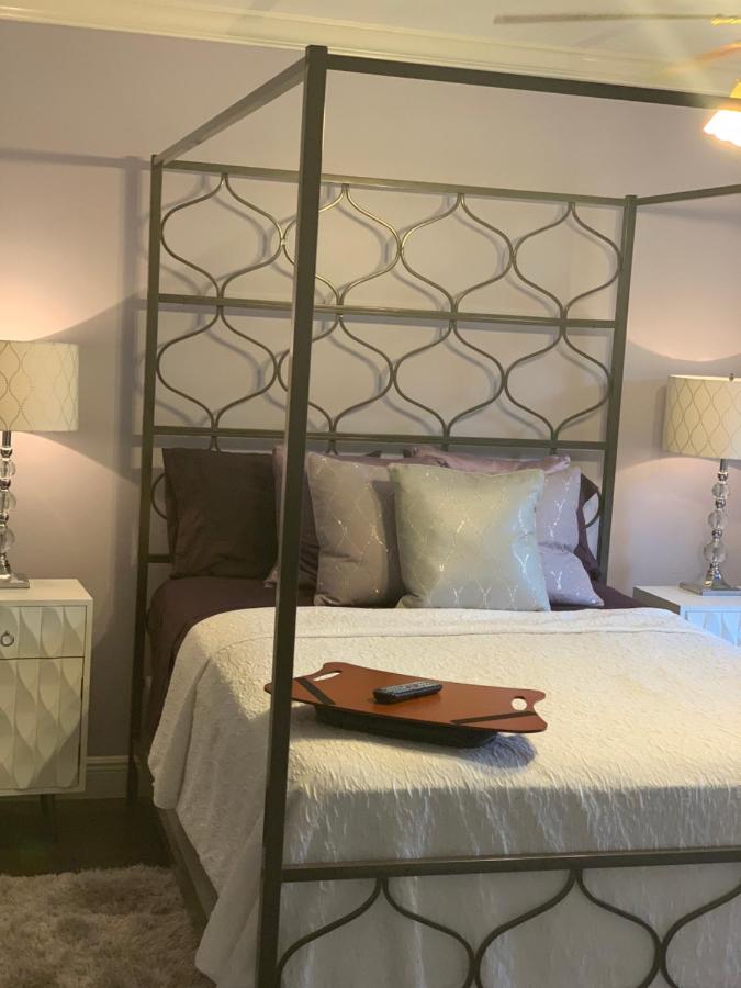 | Huffman House Bed & Breakfast