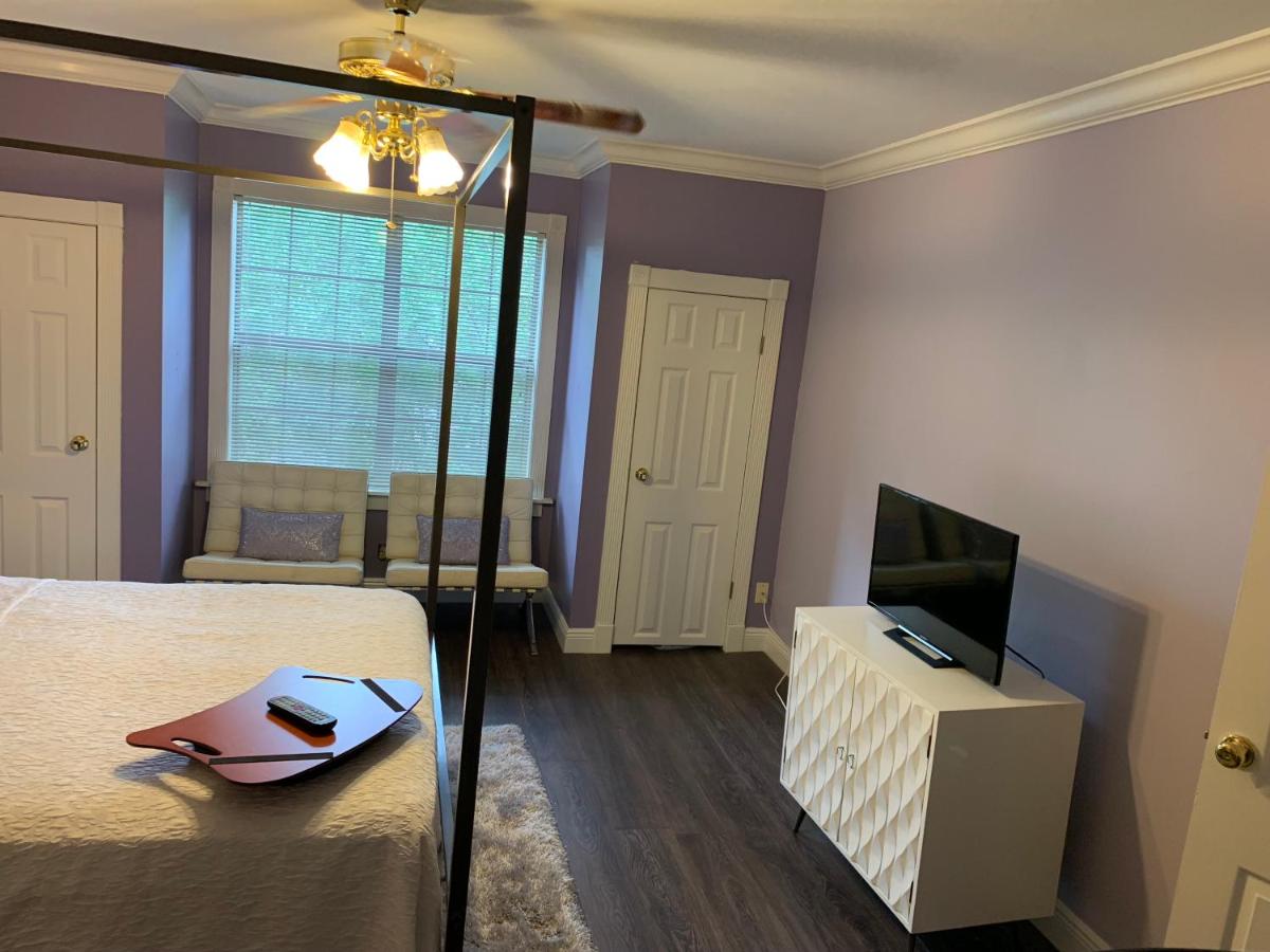 | Huffman House Bed & Breakfast