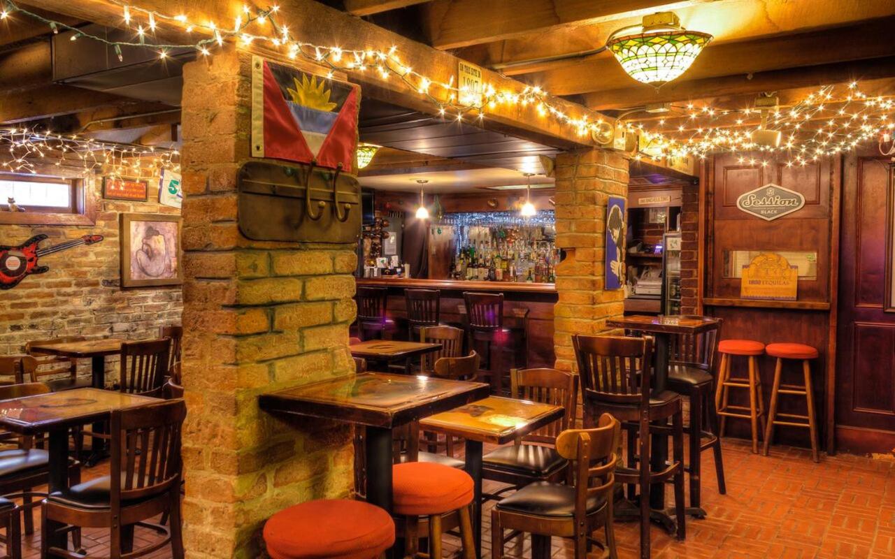 | Olde Town Inn
