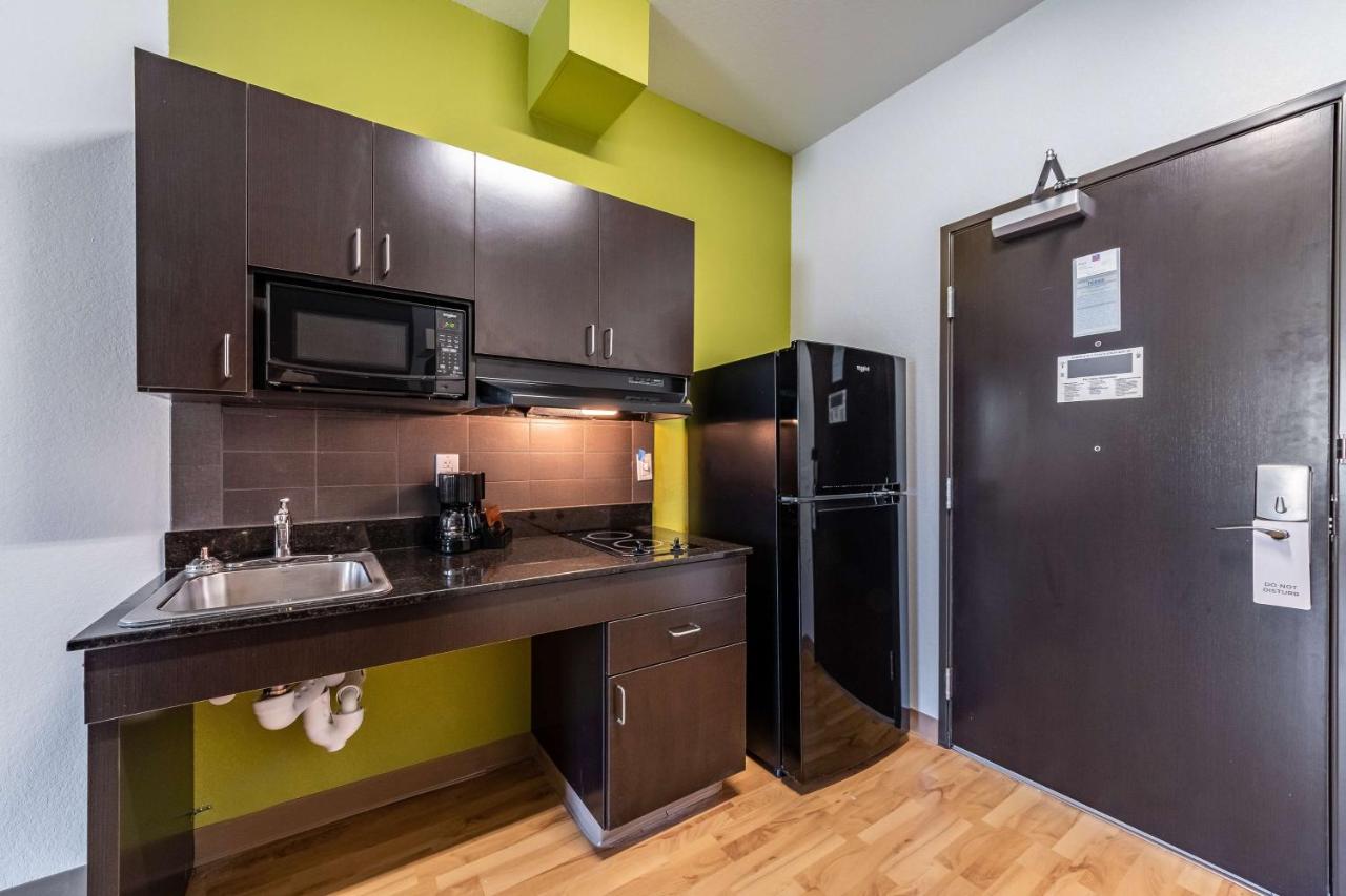 Deluxe Quadruple Room - Non-Smoking at Studio 6 San Marcos, TX