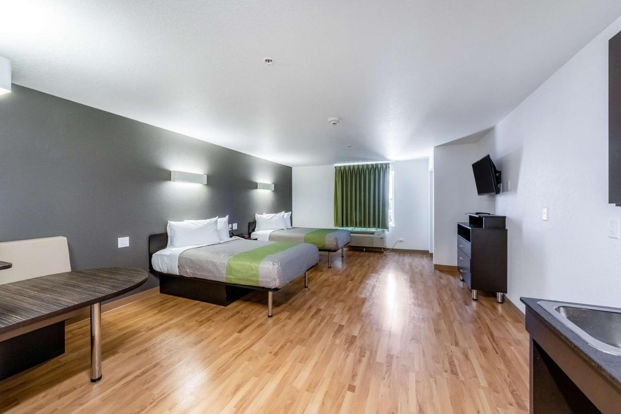 Deluxe Quadruple Room - Non-Smoking at Studio 6 San Marcos, TX