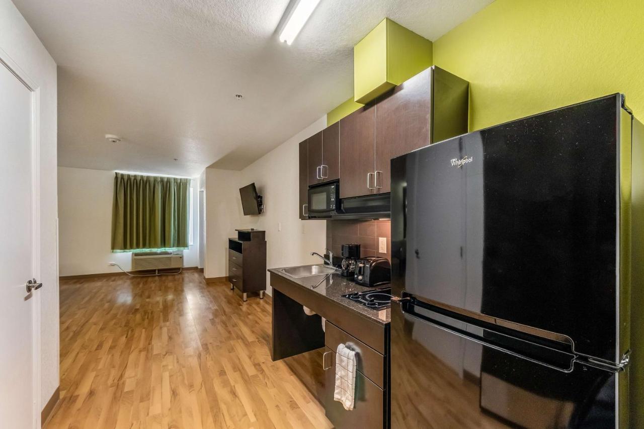 Deluxe Quadruple Room - Non-Smoking at Studio 6 San Marcos, TX