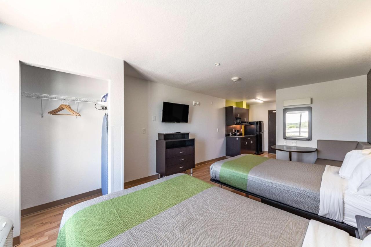Deluxe Quadruple Room - Non-Smoking at Studio 6 San Marcos, TX
