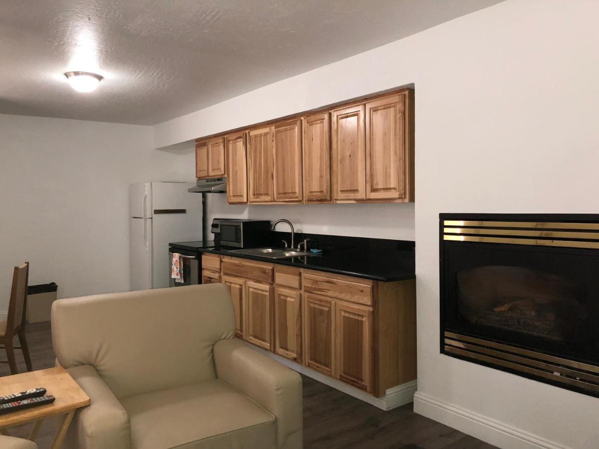 Apartment - Ground Floor at Cedar Inn & Suites