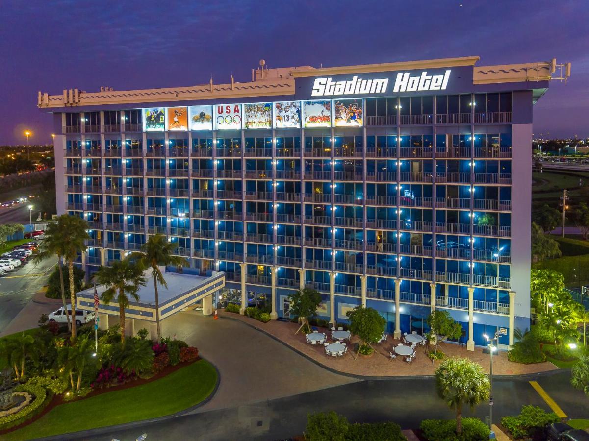 | Stadium Hotel