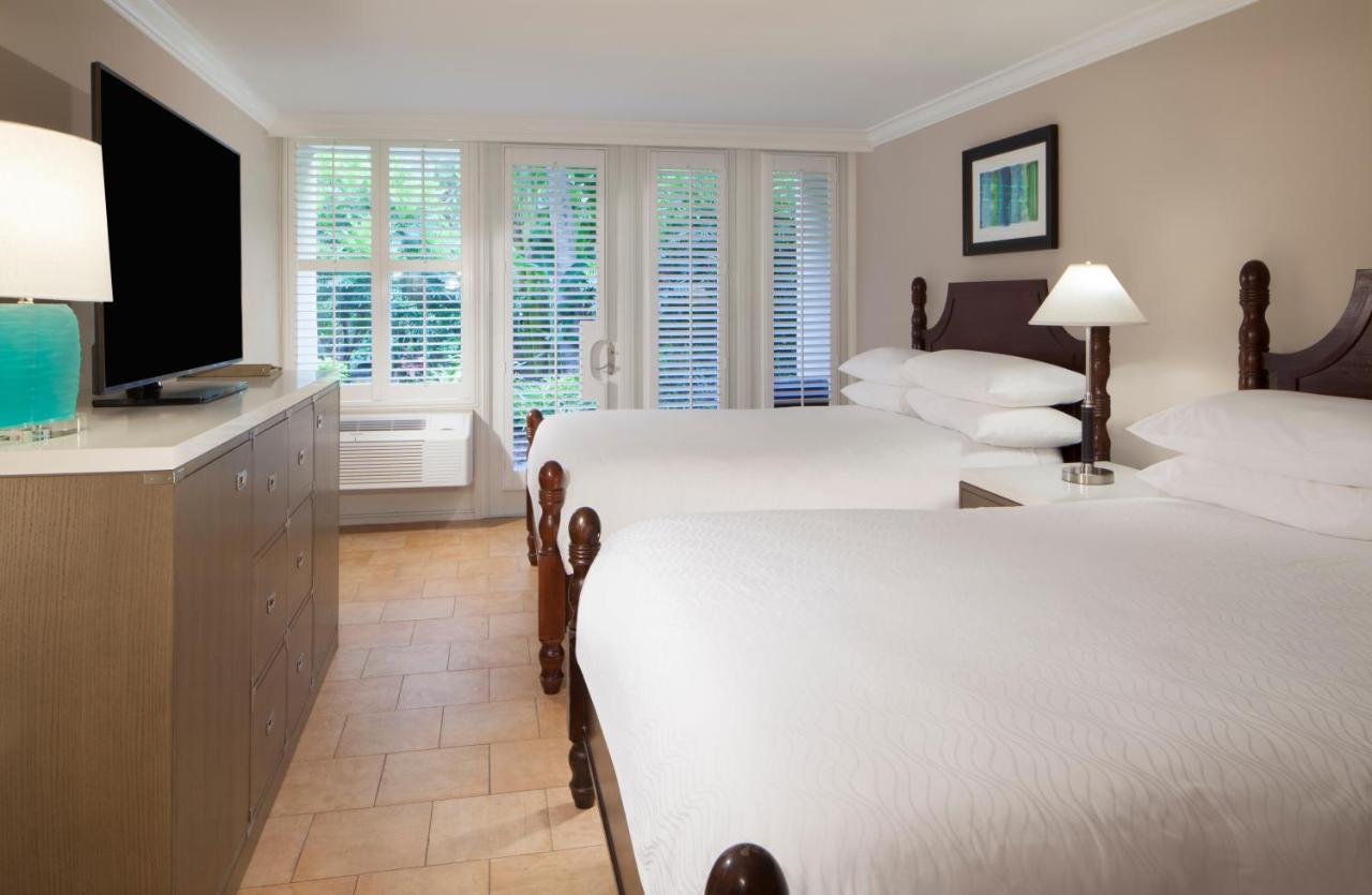 Deluxe Queen Room at Pier House Resort & Spa