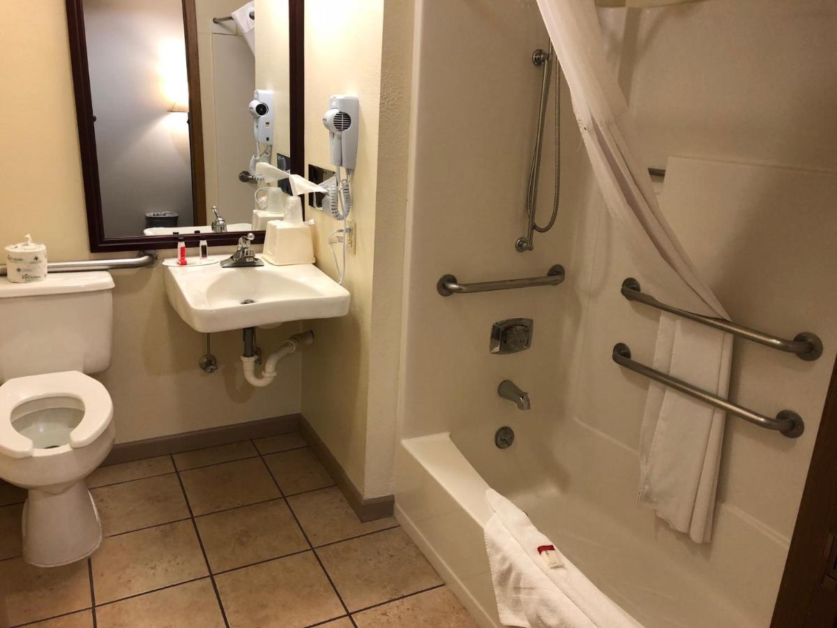 Queen Room - Mobility Access/Non-Smoking at Super 8 by Wyndham Lewiston