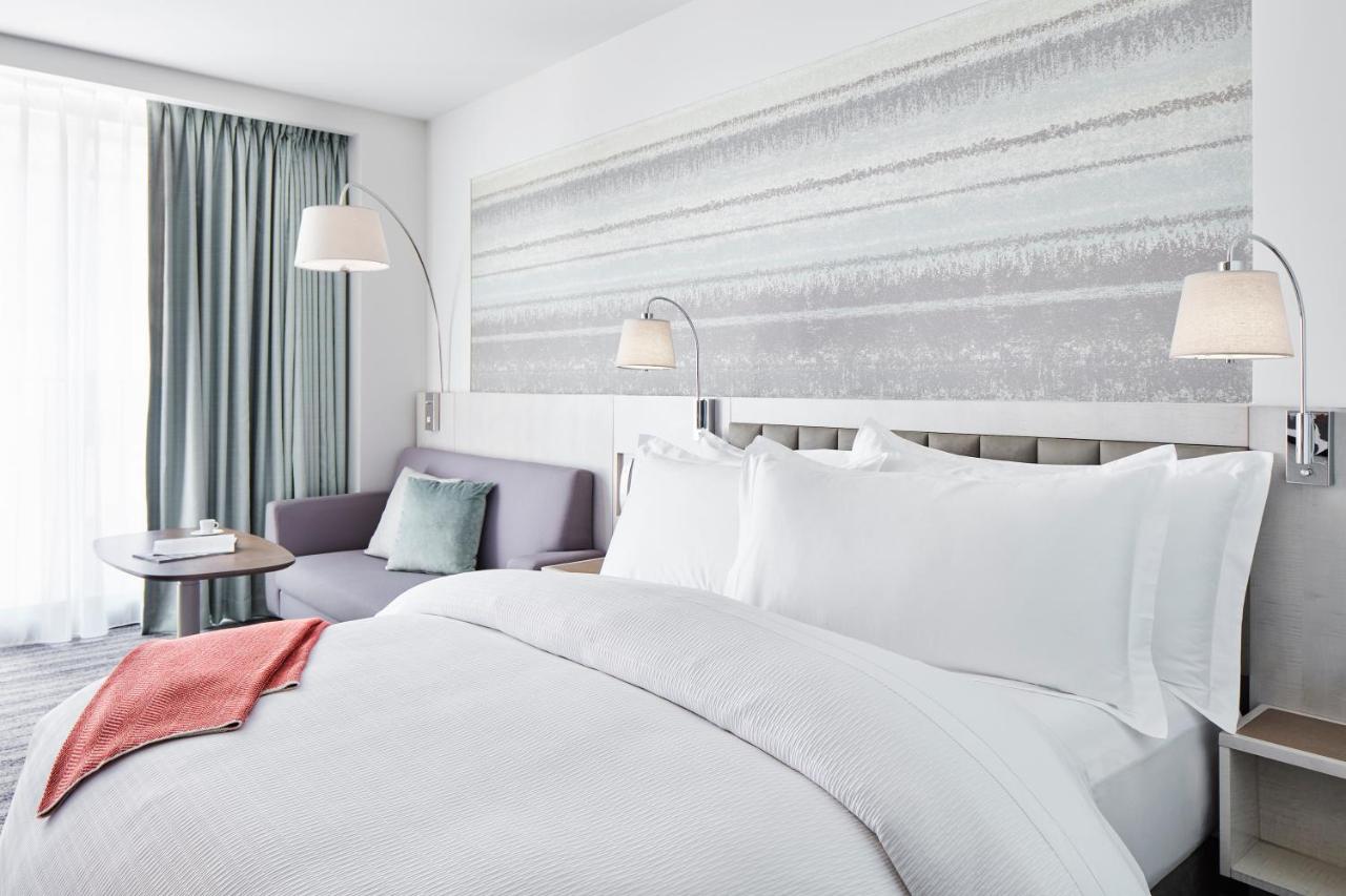 Deluxe High Floor at Park Terrace Hotel